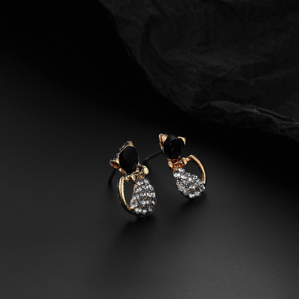 Elegant Gold Earring for Every Occasion