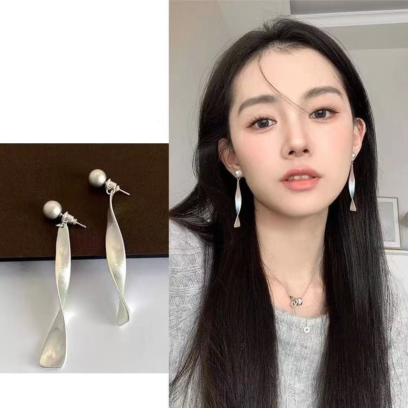 Stunning Silver Earring for Daily Wear