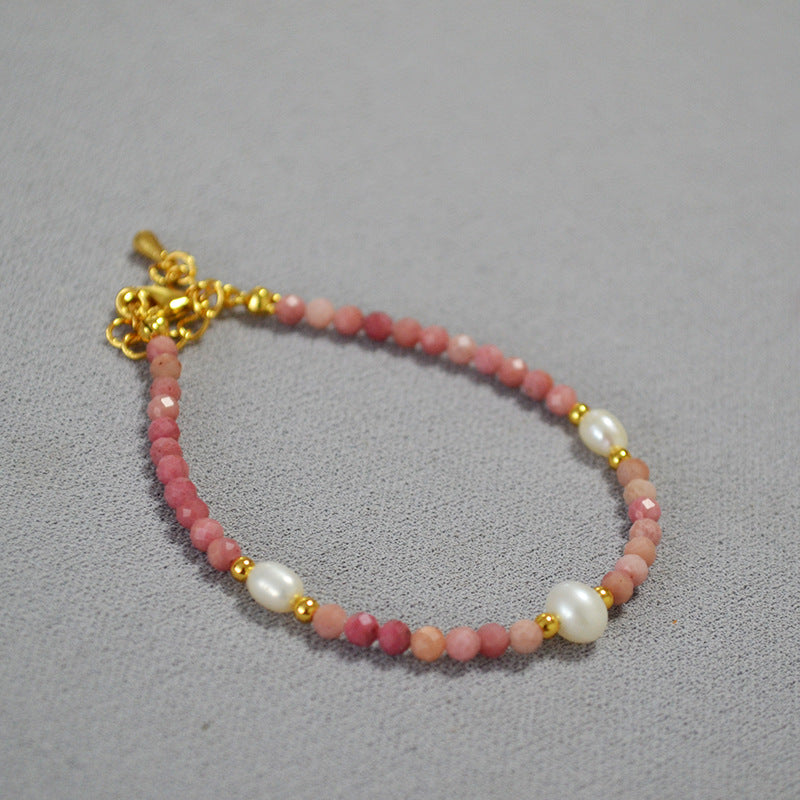 Beautiful Pearl Necklace with Unique Style
