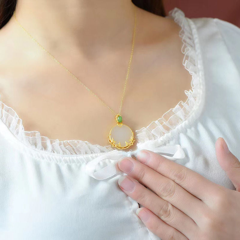 Romantic Gold Necklace for Special Moments