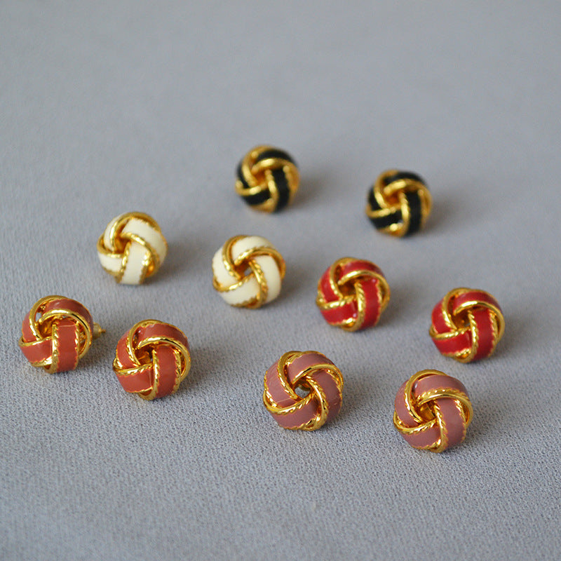 Beautiful Gold Earring with Unique Style