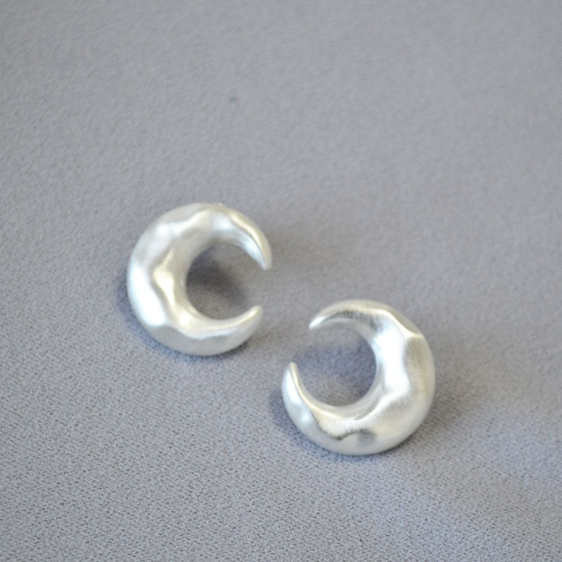Charming Silver Earring for Any Occasion