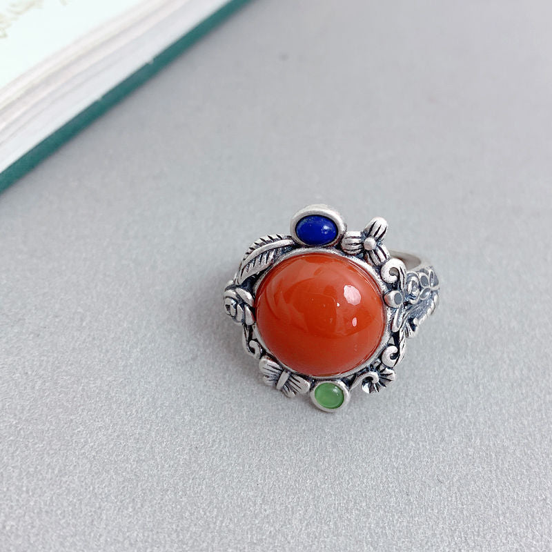 Classic Silver Ring with Timeless Appeal