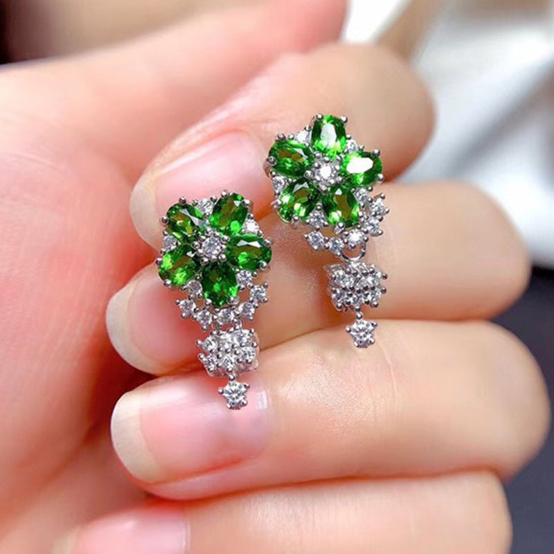 Charming Earring for Any Occasion