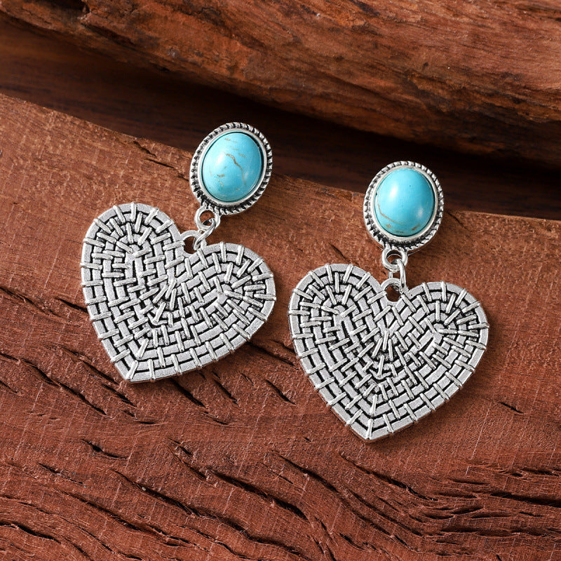 Charming Earring for Any Occasion