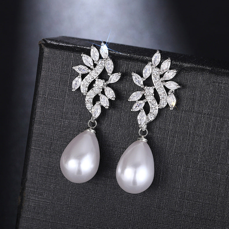 Classic Pearl Earring with Timeless Appeal
