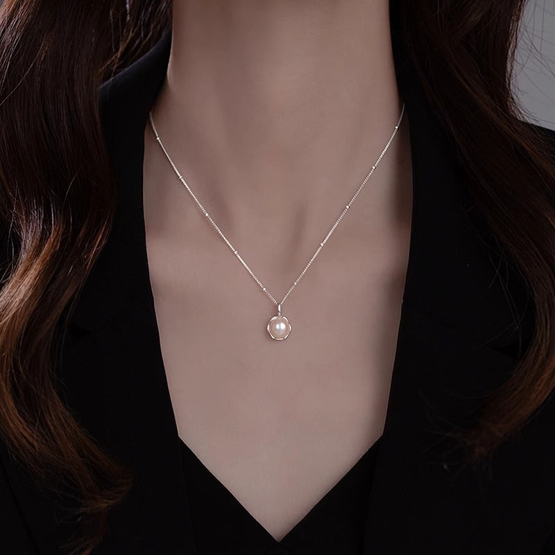 Charming Piece for Any Occasion
