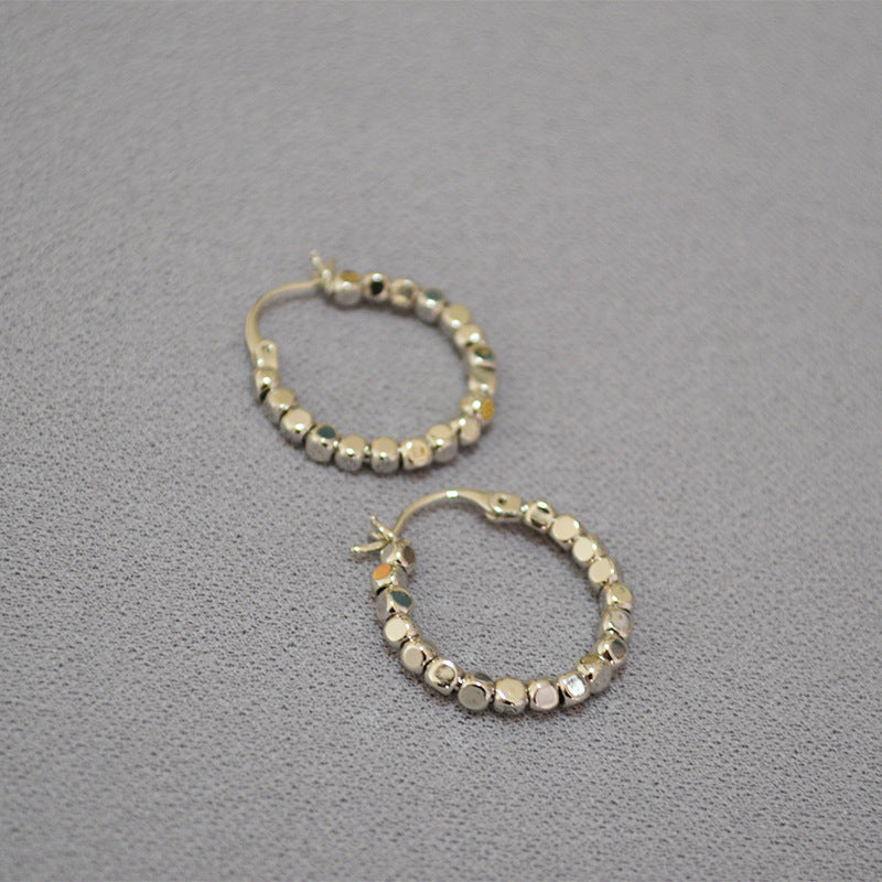 Charming Gold Earring for Any Occasion