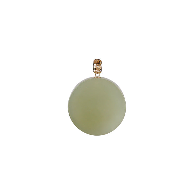 Charming Gold Pendant for Any Occasion