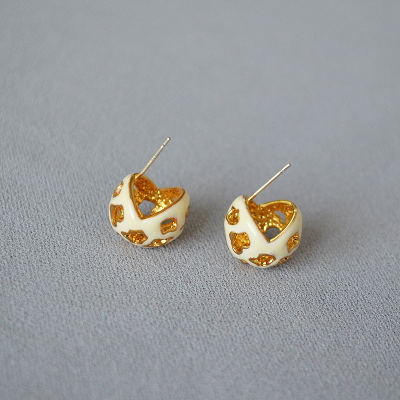 Classic Earring with Timeless Appeal