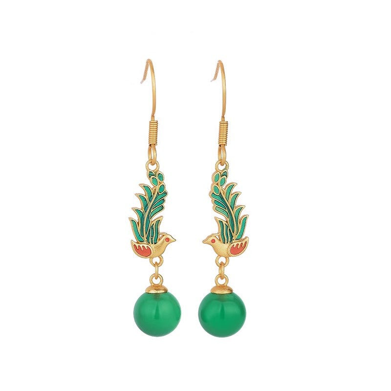 Charming Gold Earring for Any Occasion