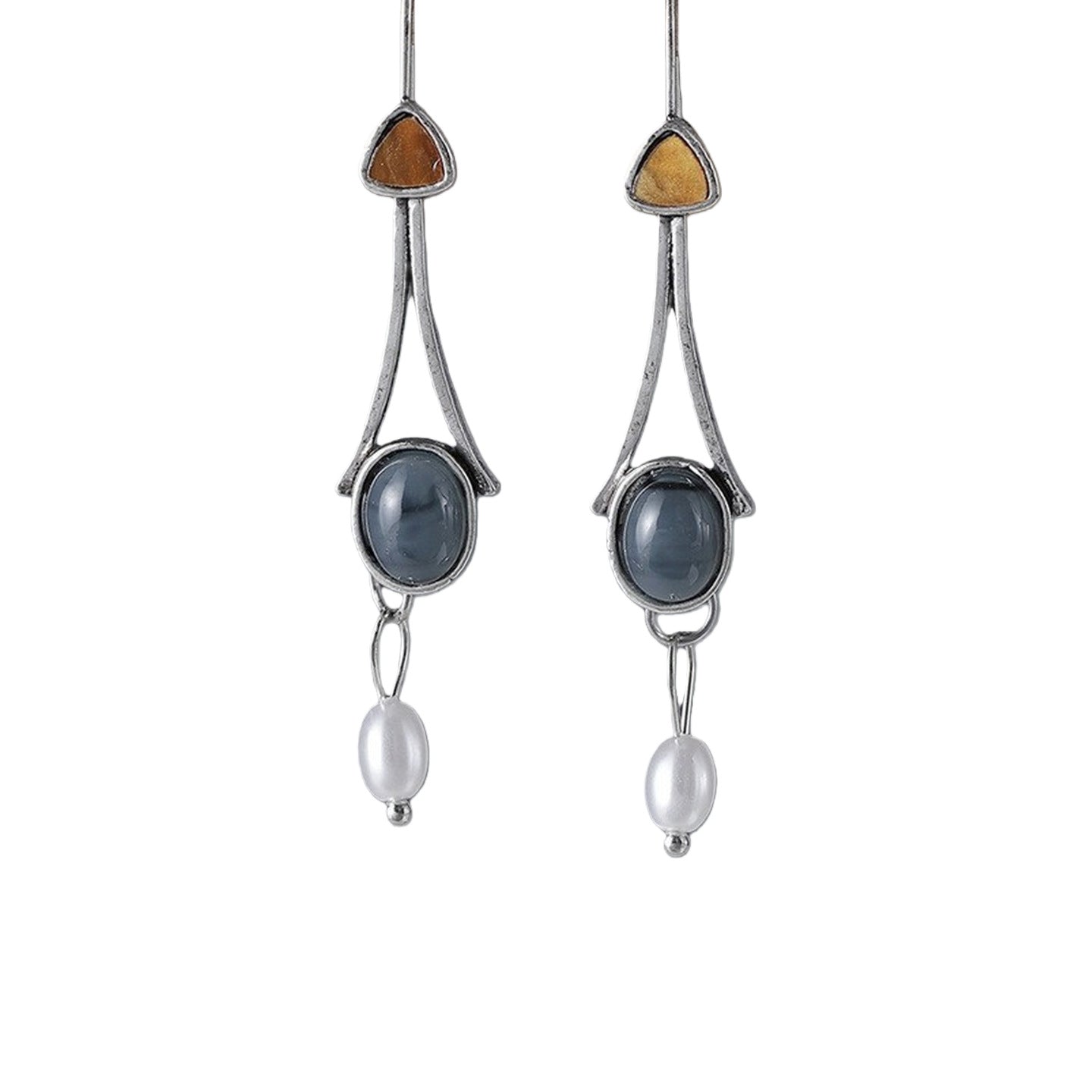 Classic Pearl Earring with Timeless Appeal