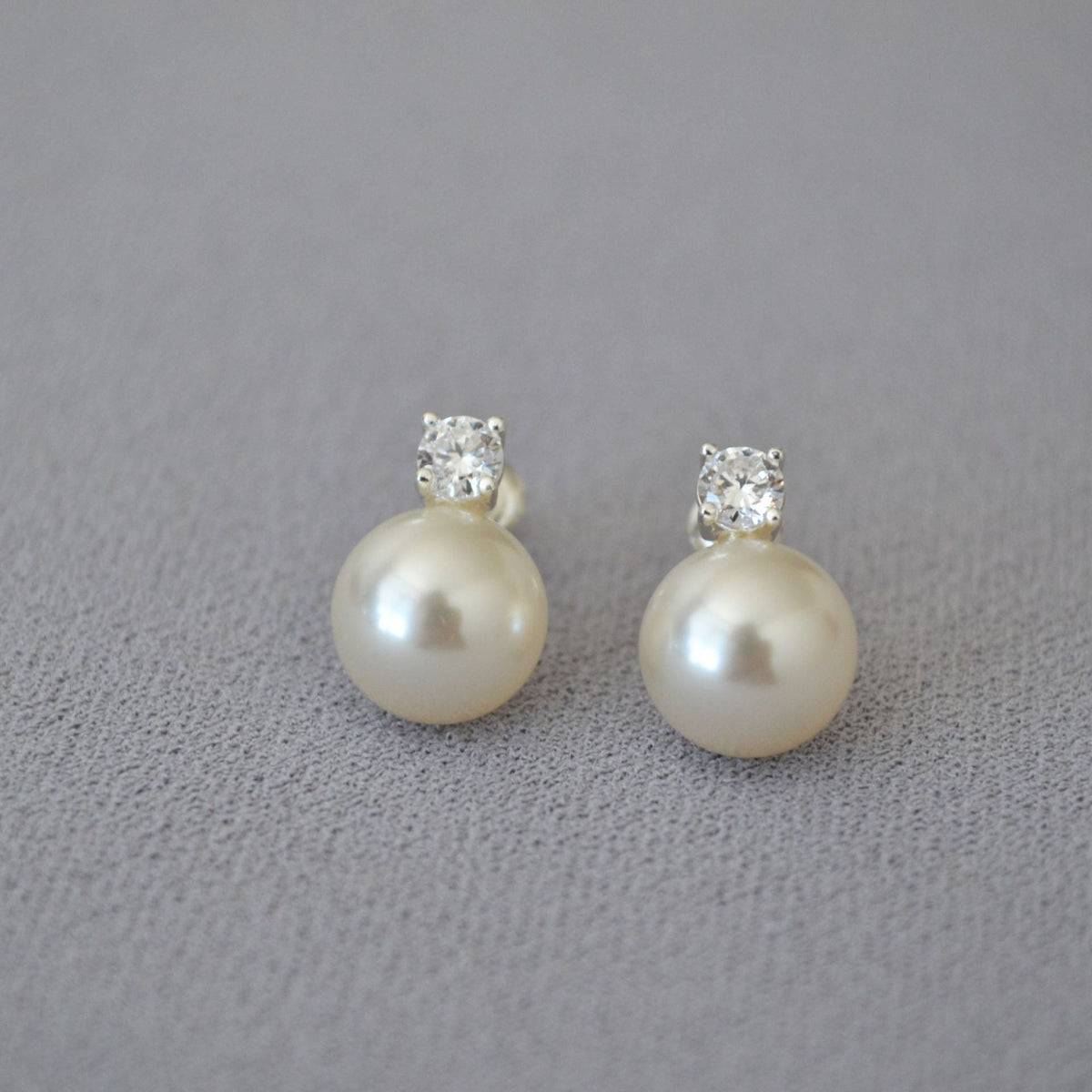 Romantic Silver Earring for Special Moments