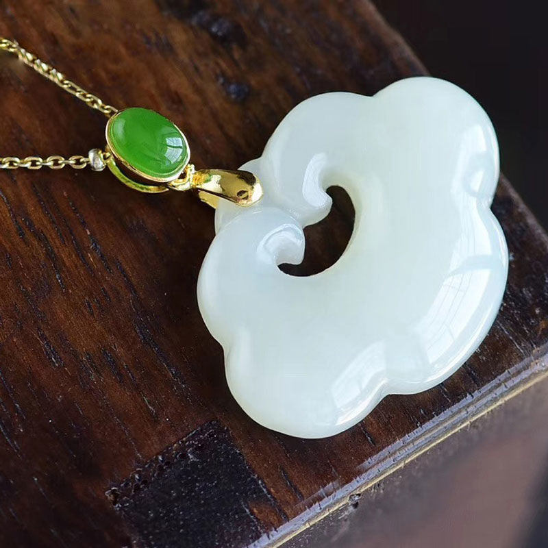 Classic Gold Necklace with Timeless Appeal