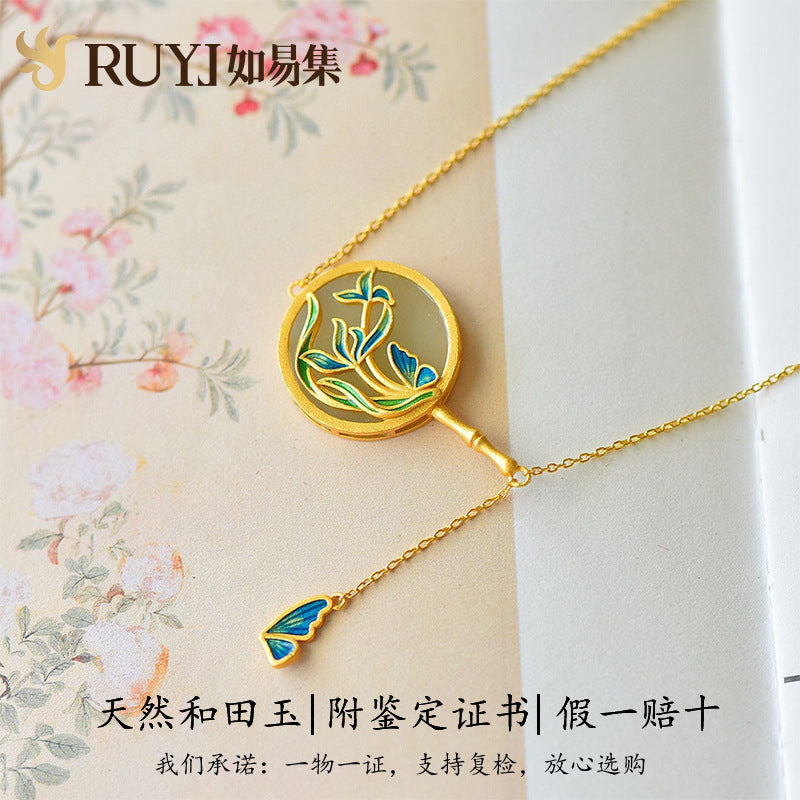 Classic Silver Necklace with Timeless Appeal