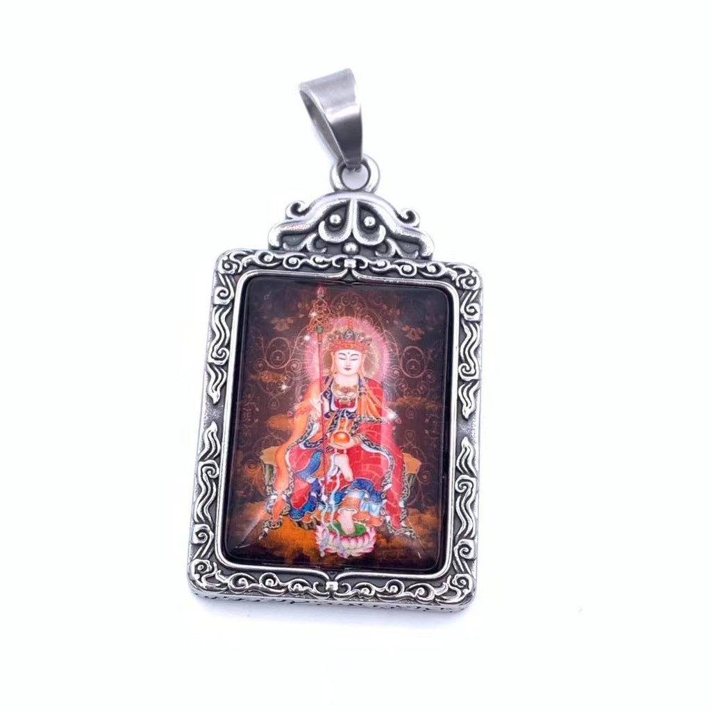 Classic Pendant with Timeless Appeal