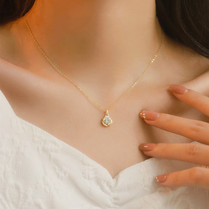 Romantic Gold Necklace for Special Moments
