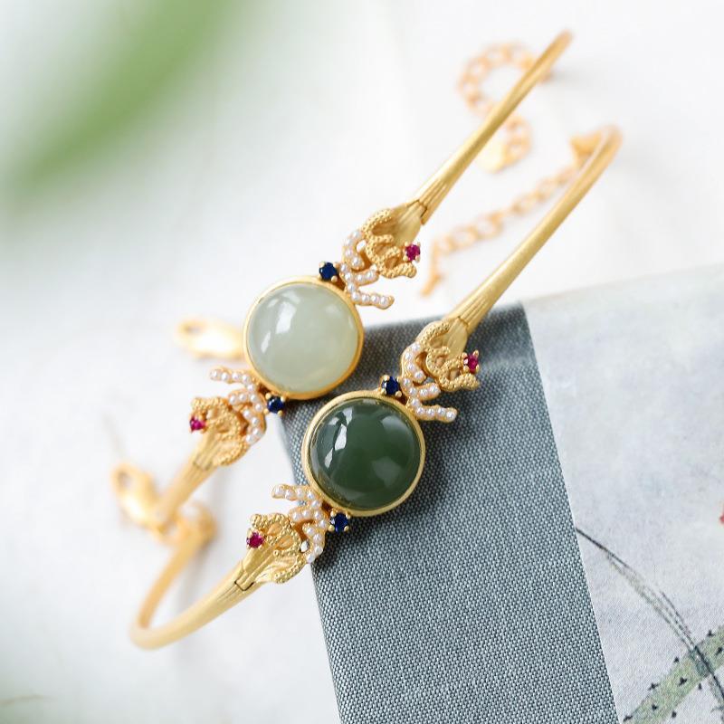 Stunning Pearl Bracelet for Daily Wear