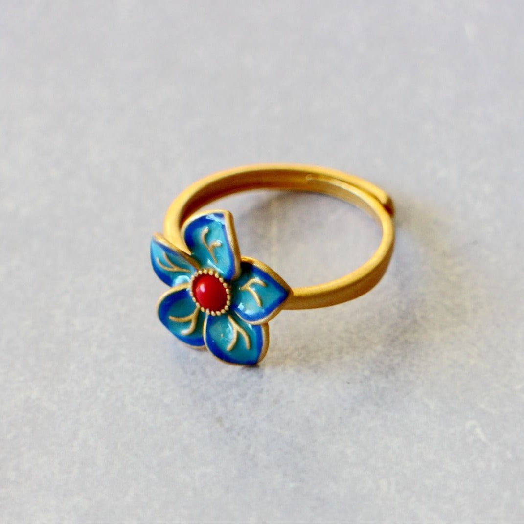 Stunning Gold Ring for Daily Wear