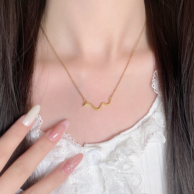 Stunning Necklace for Daily Wear
