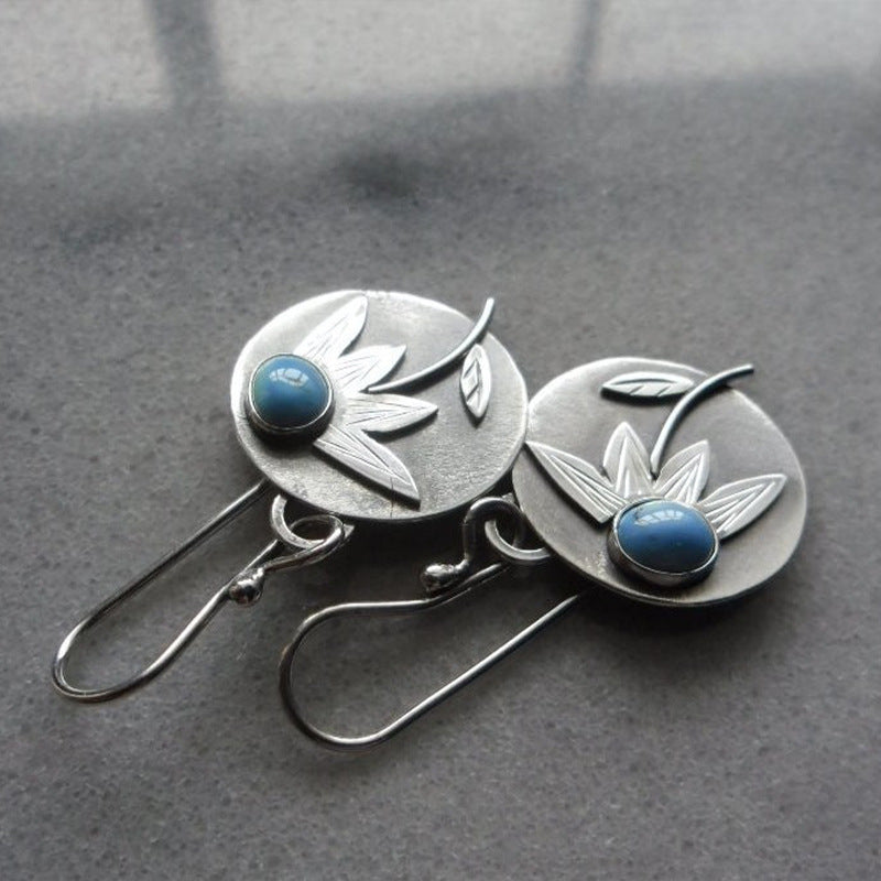 Romantic Gold Earring for Special Moments