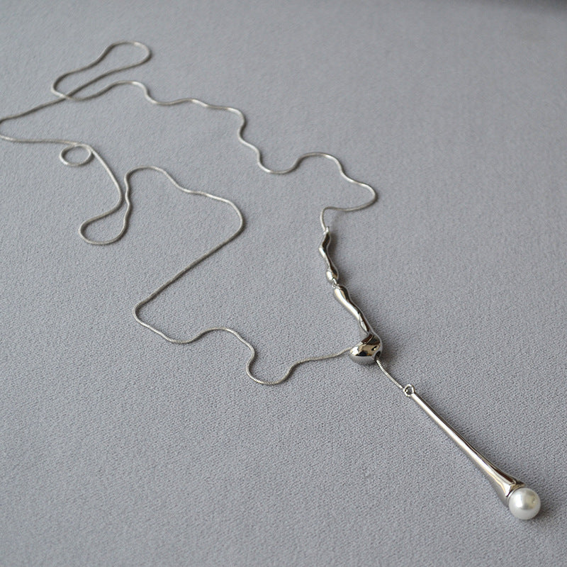 Classic Pearl Necklace with Timeless Appeal