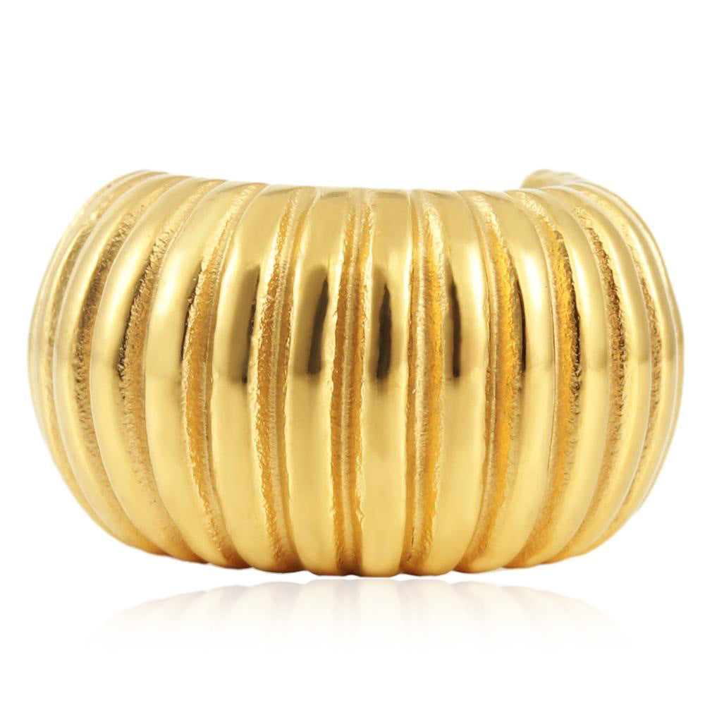 Elegant Gold Earring for Every Occasion