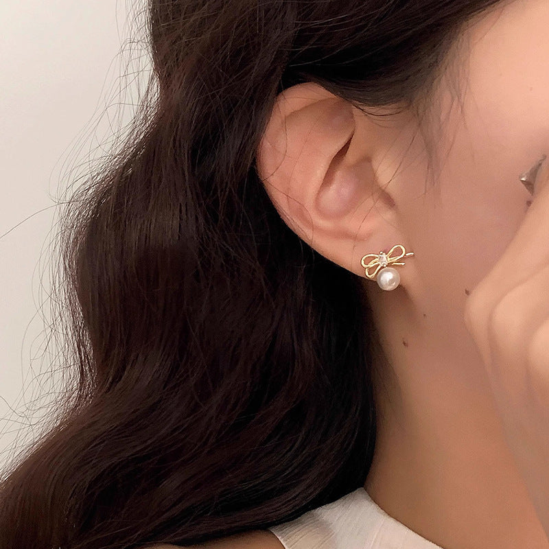 Beautiful Gold Earring with Unique Style