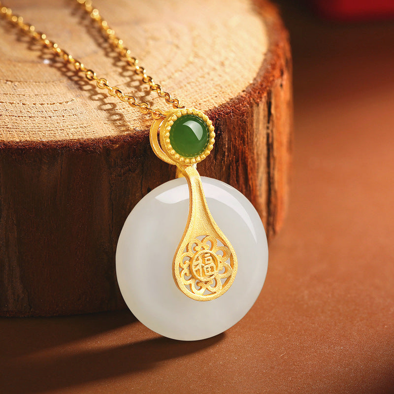 Classic Silver Necklace with Timeless Appeal