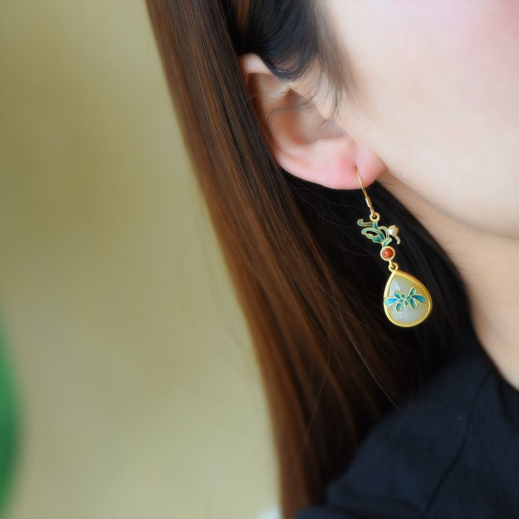 Beautiful Gold Earring with Unique Style