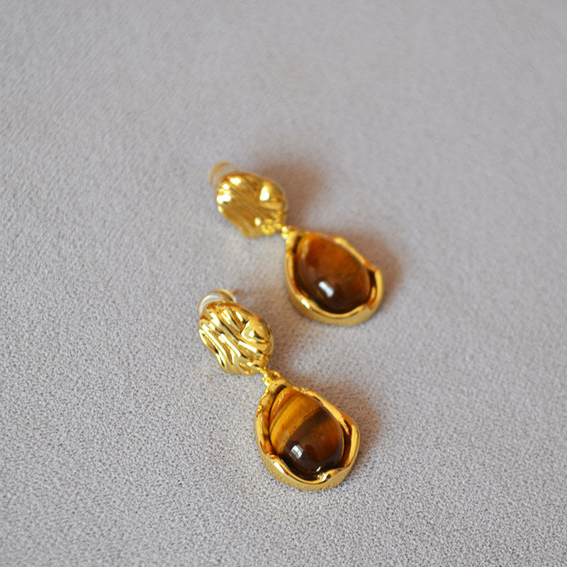 Beautiful Gold Earring with Unique Style