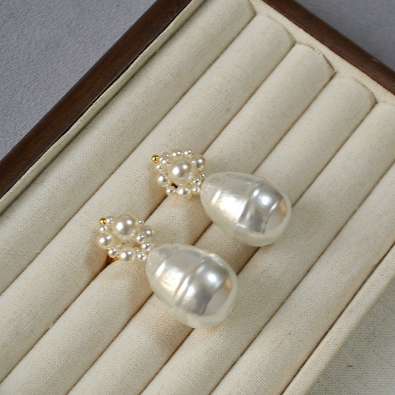 Classic Pearl Earring with Timeless Appeal