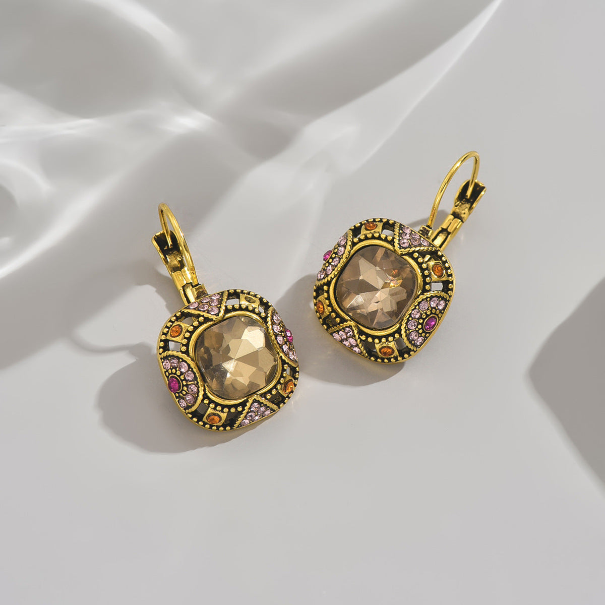 Charming Earring for Any Occasion
