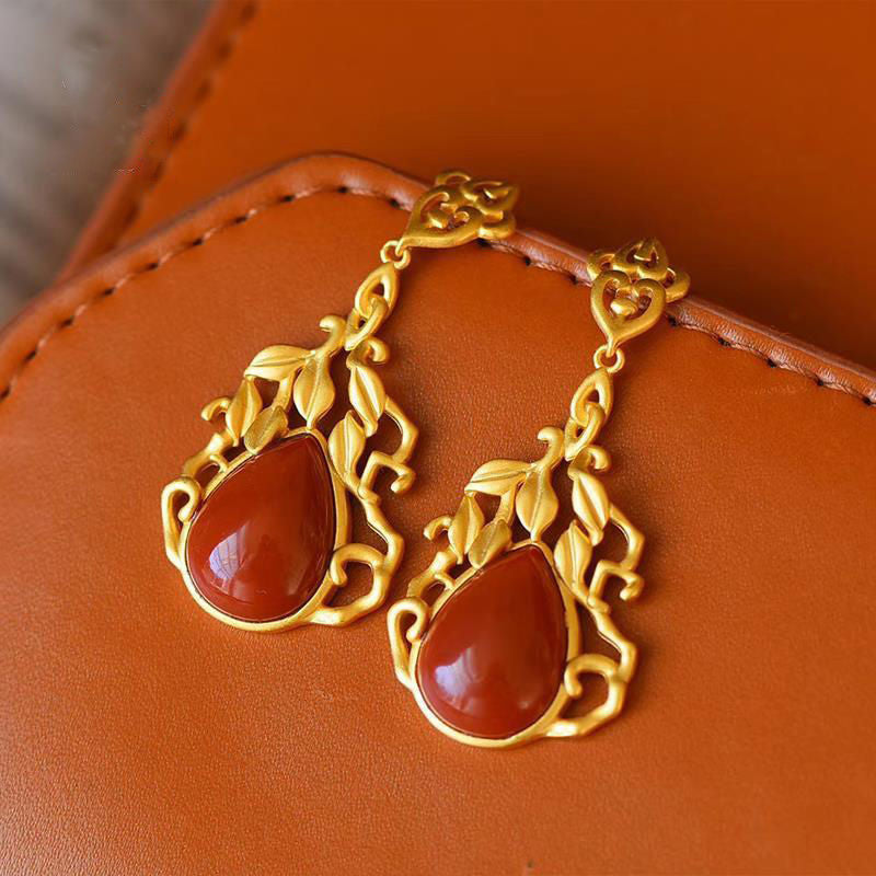 Charming Gold Earring for Any Occasion