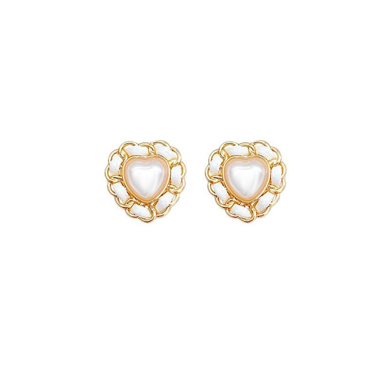 Elegant Pearl Earring for Every Occasion