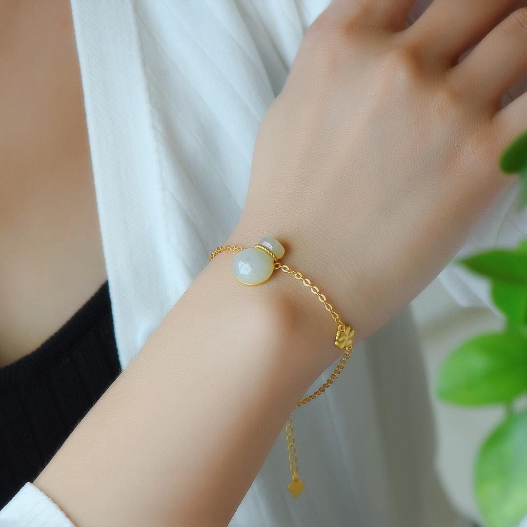 Stunning Gold Bracelet for Daily Wear