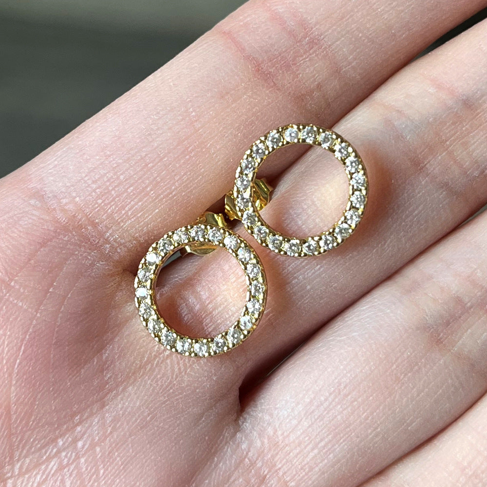 Classic Earring with Timeless Appeal
