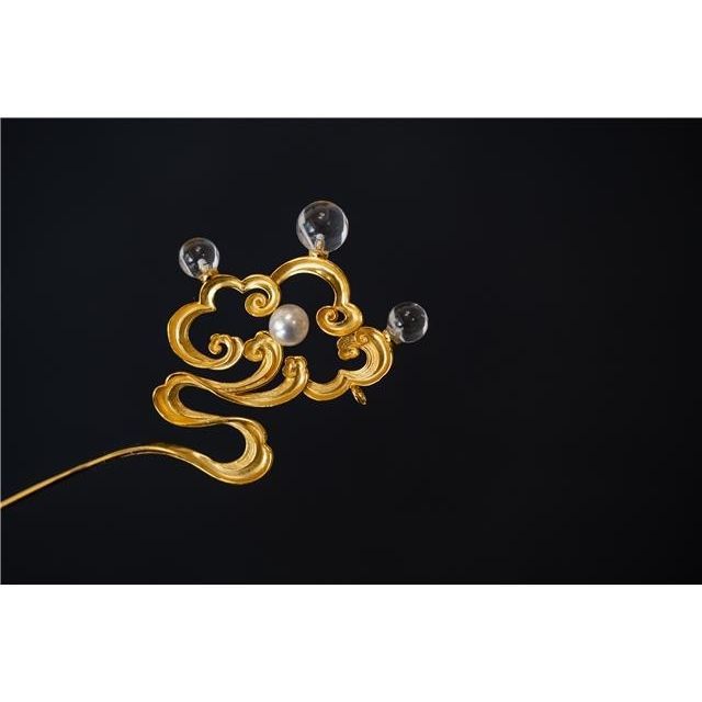 Beautiful Gold Piece with Unique Style