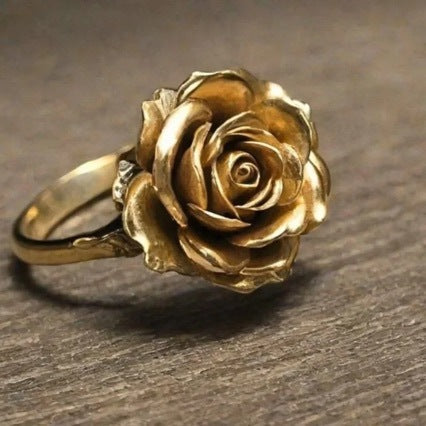 Classic Gold Ring with Timeless Appeal
