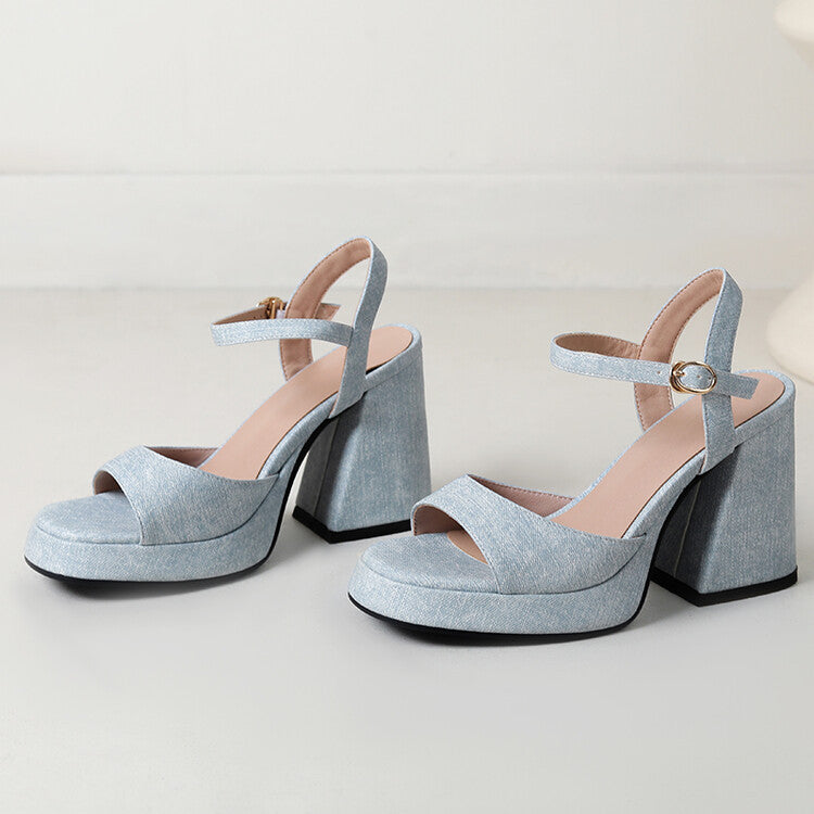 Graceful Orthopedic Sandals for Modern Look