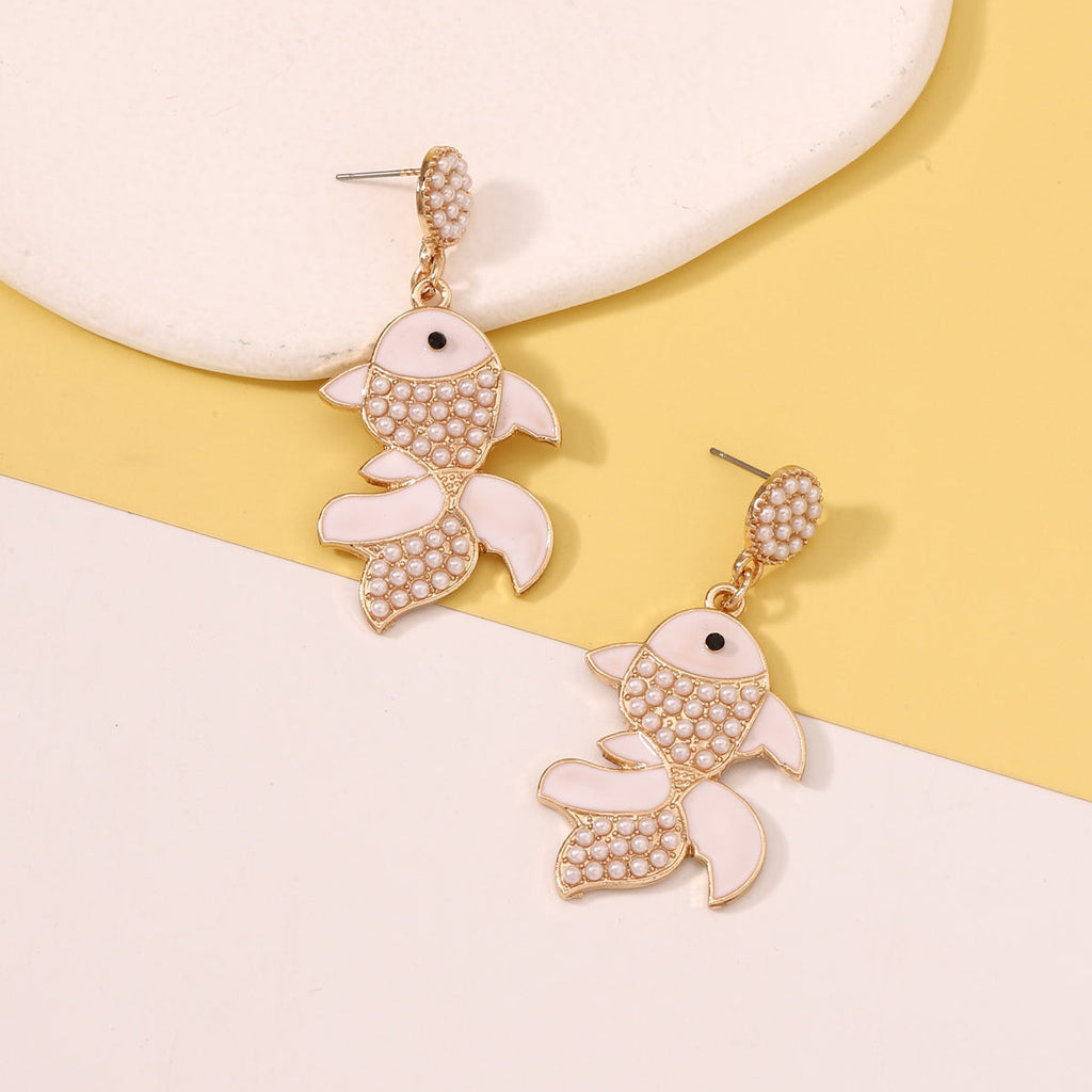 Romantic Gold Earring for Special Moments