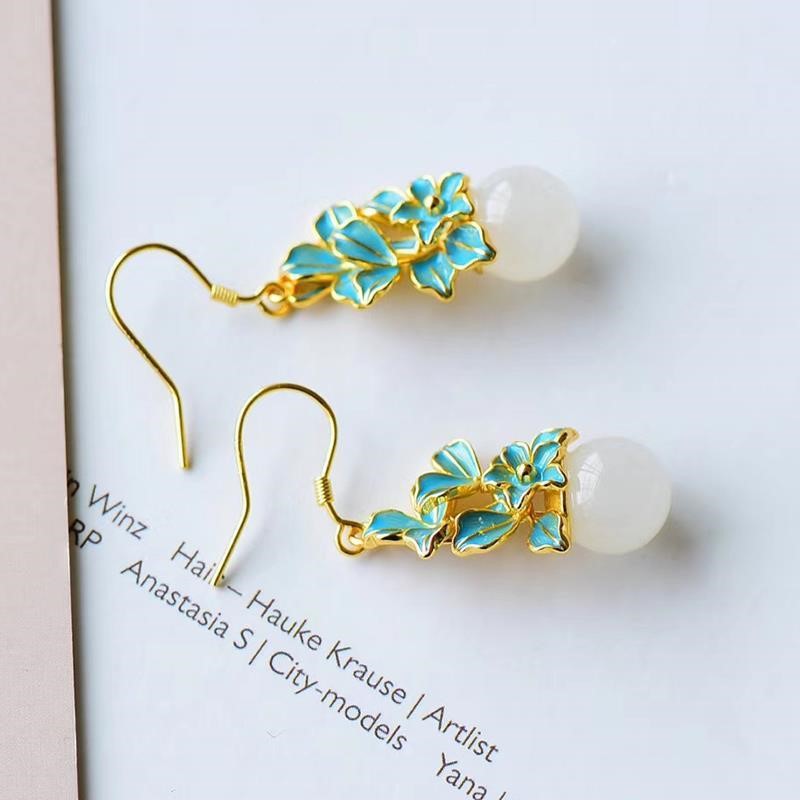 Beautiful Silver Earring with Unique Style