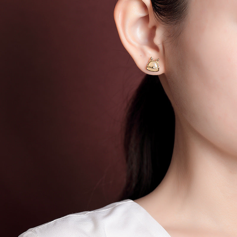 Elegant Gold Earring for Every Occasion