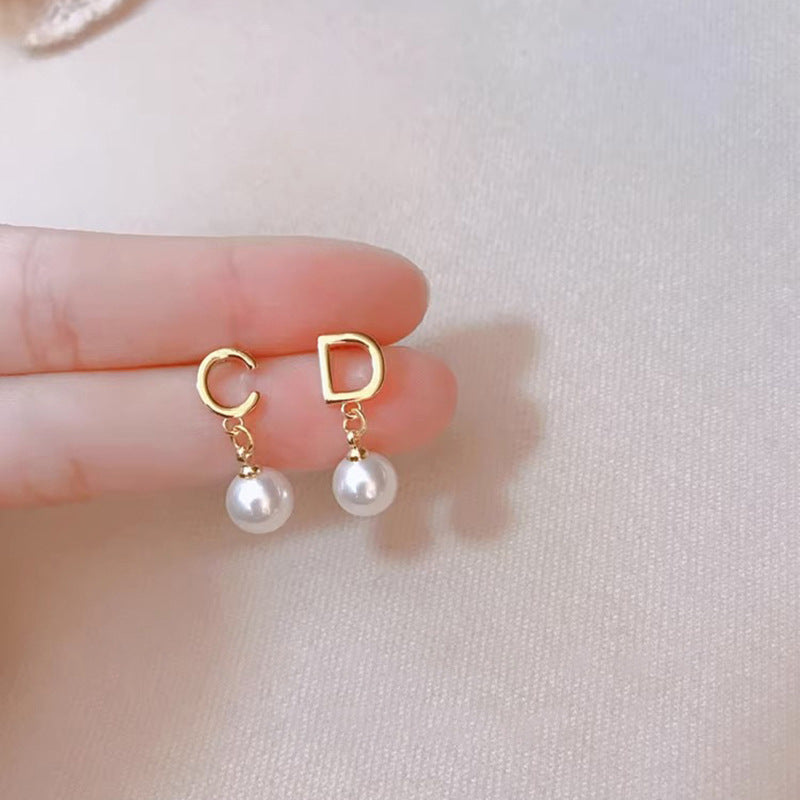 Romantic Pearl Earring for Special Moments