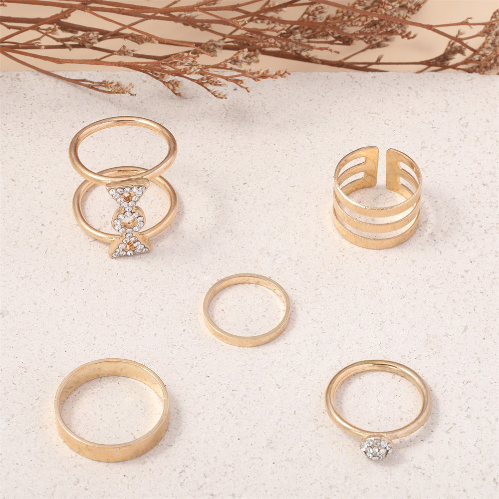Classic Gold Ring with Timeless Appeal