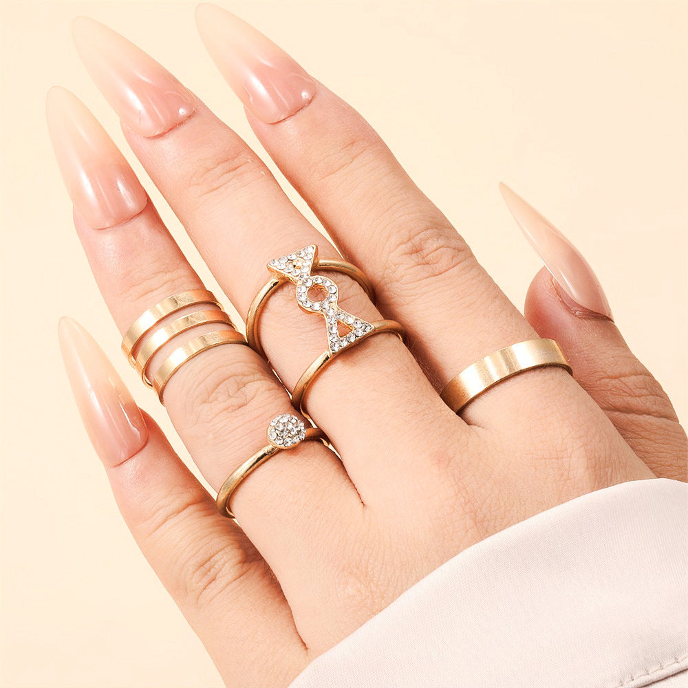 Classic Gold Ring with Timeless Appeal
