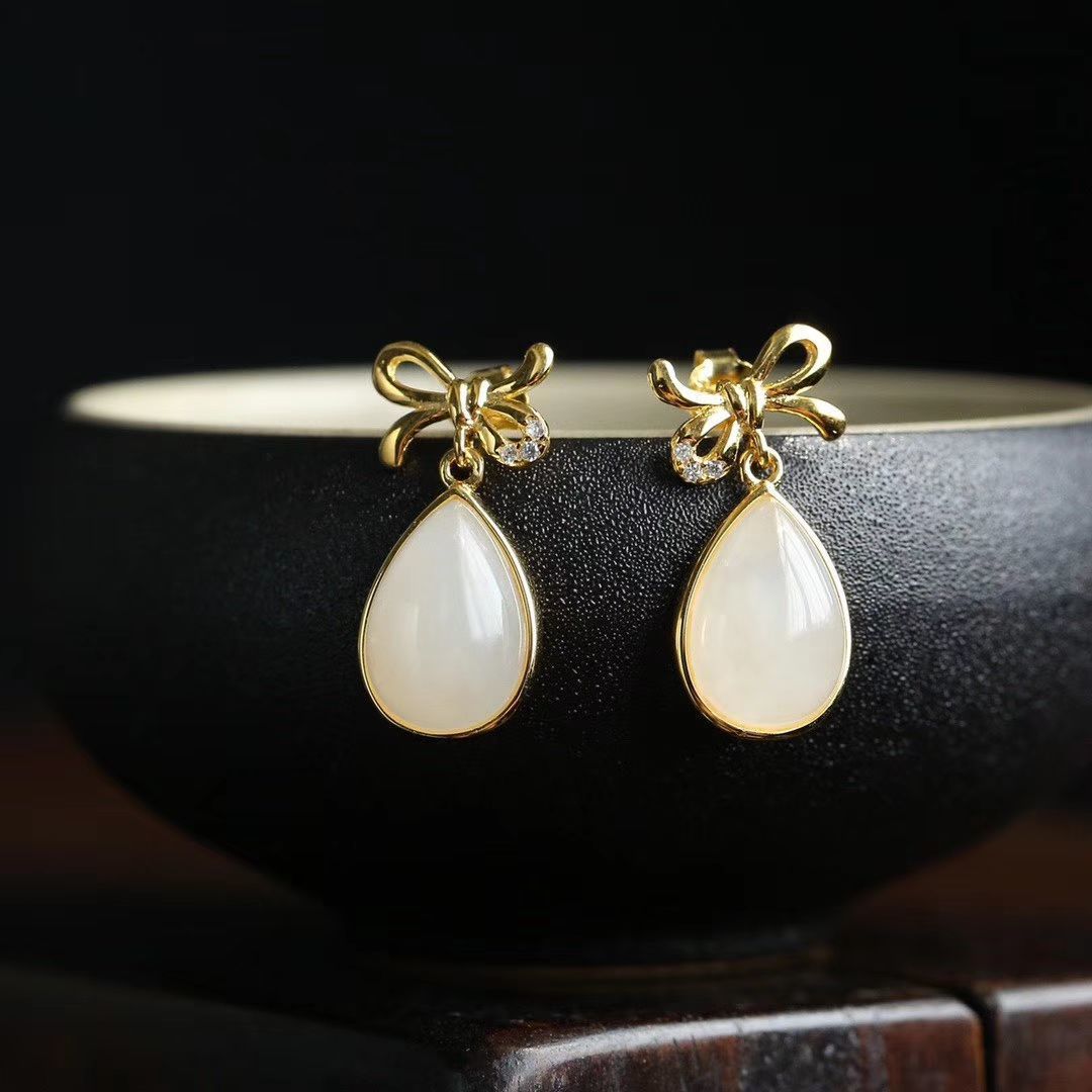 Elegant Gold Earring for Every Occasion