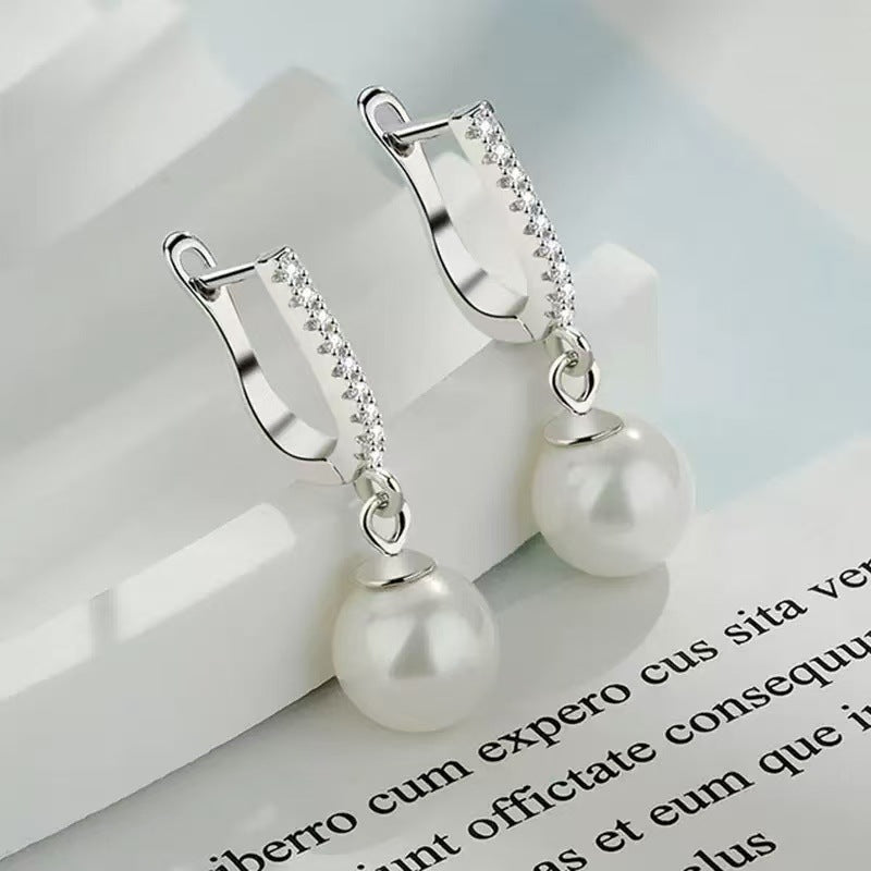 Romantic Pearl Earring for Special Moments