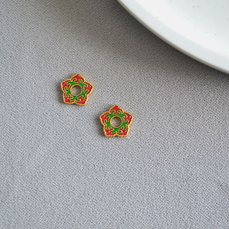 Beautiful Gold Earring with Unique Style