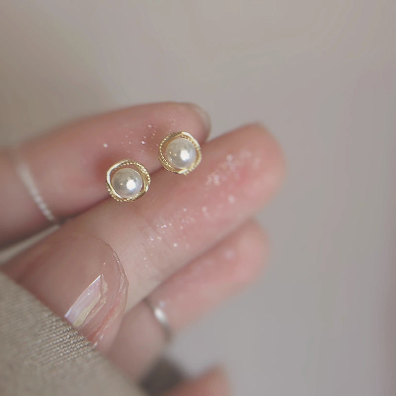Stunning Pearl Earring for Daily Wear